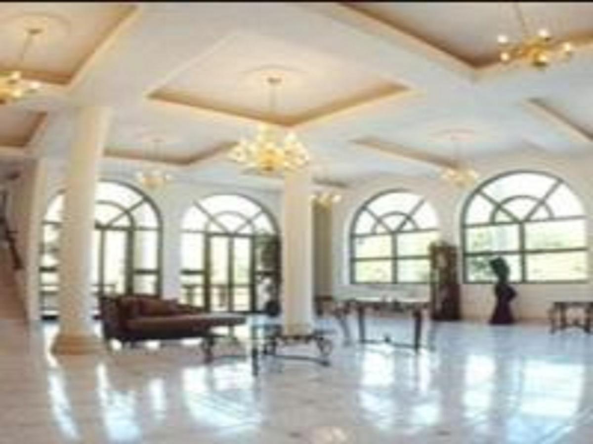 M Plaza Hotel Accra Exterior photo