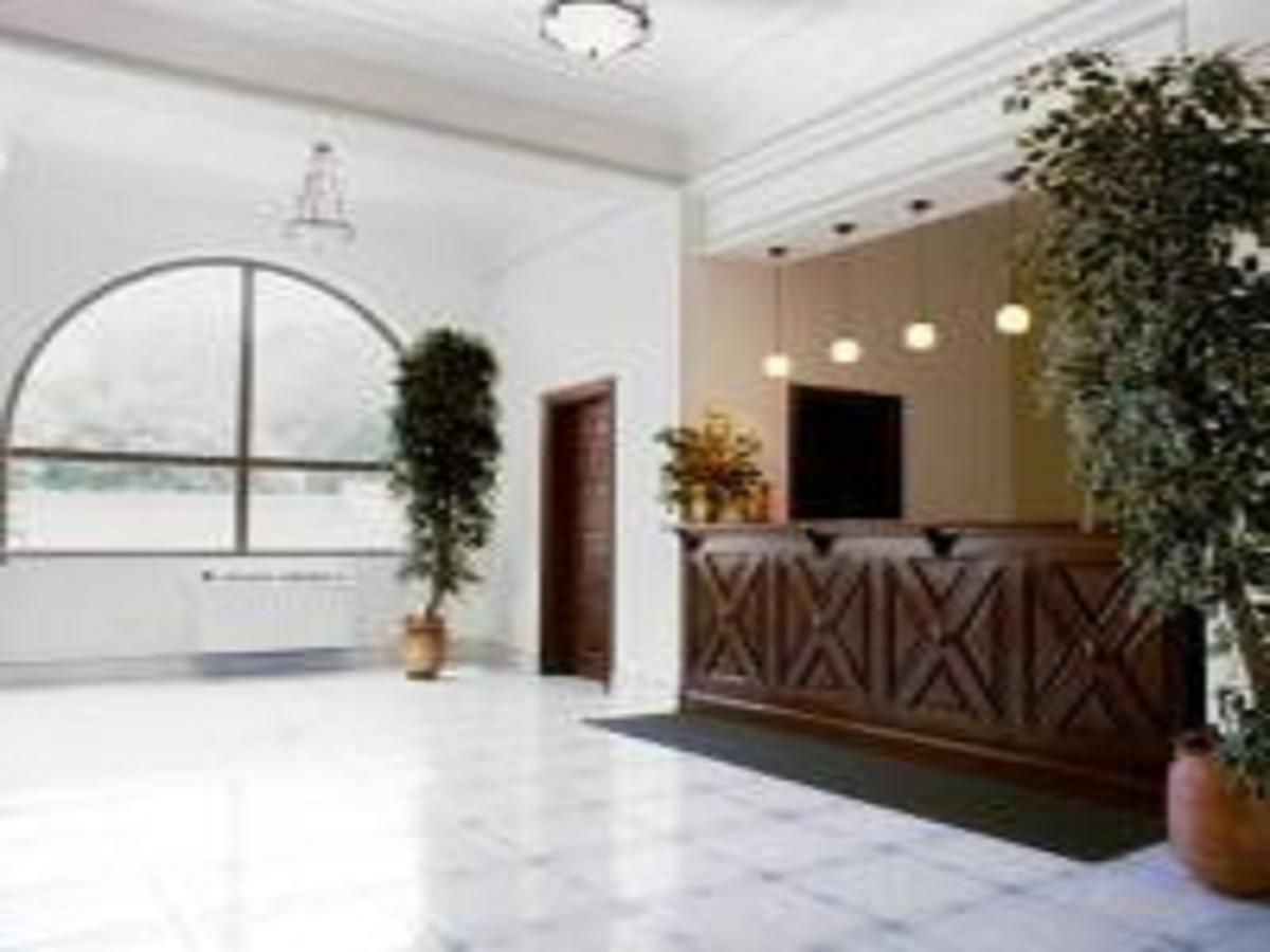 M Plaza Hotel Accra Exterior photo